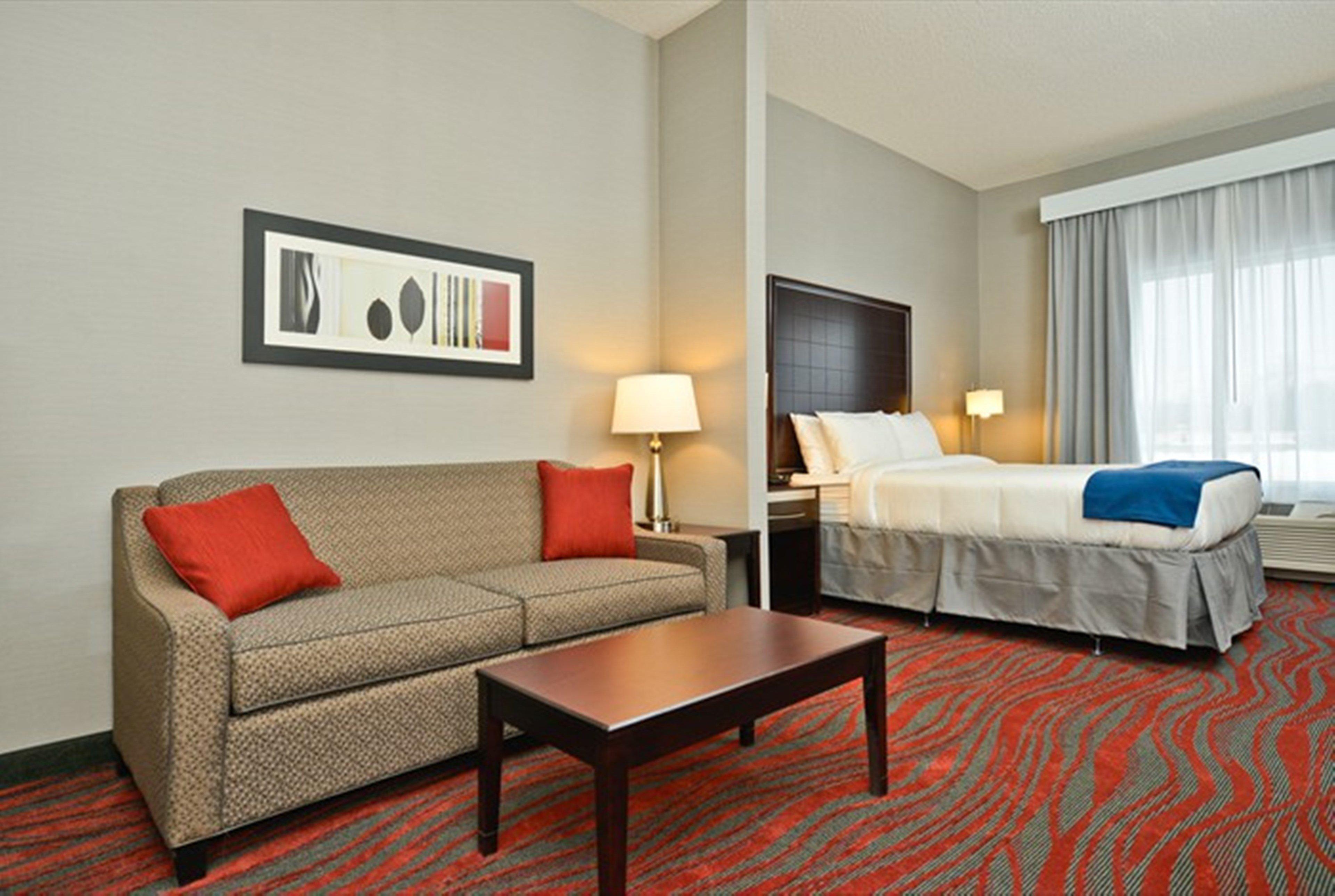 Holiday Inn Express & Suites Utica By Ihg Экстерьер фото