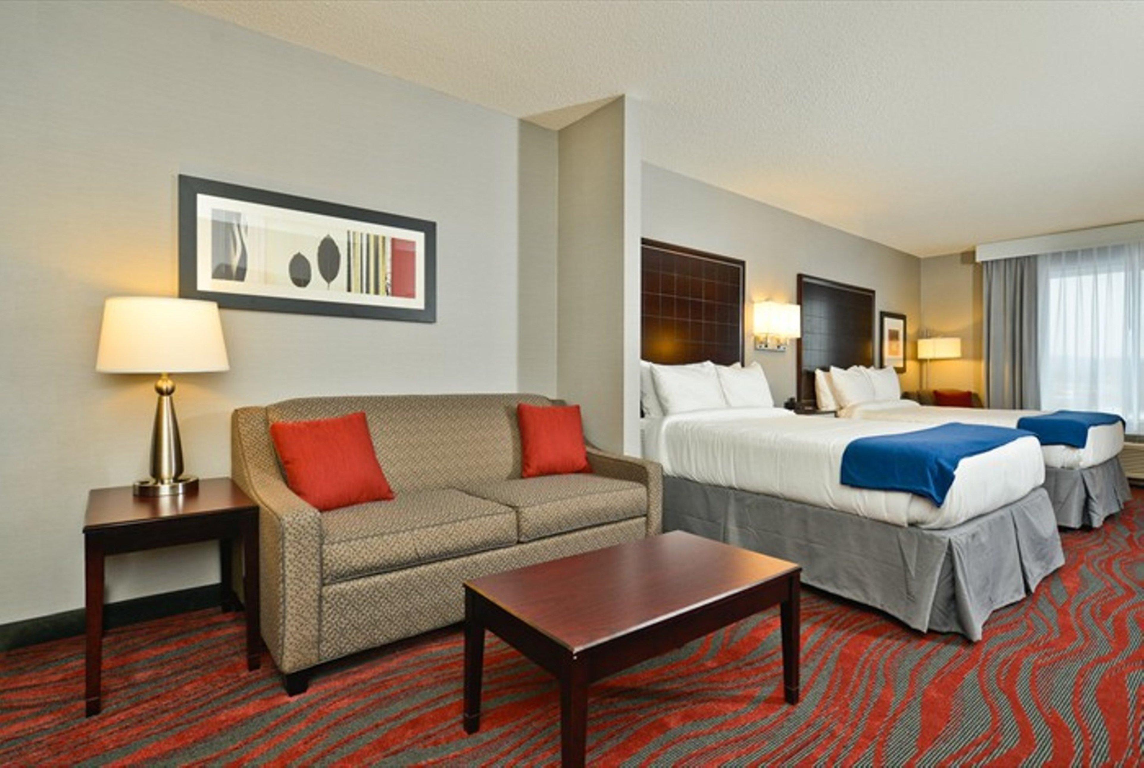 Holiday Inn Express & Suites Utica By Ihg Экстерьер фото