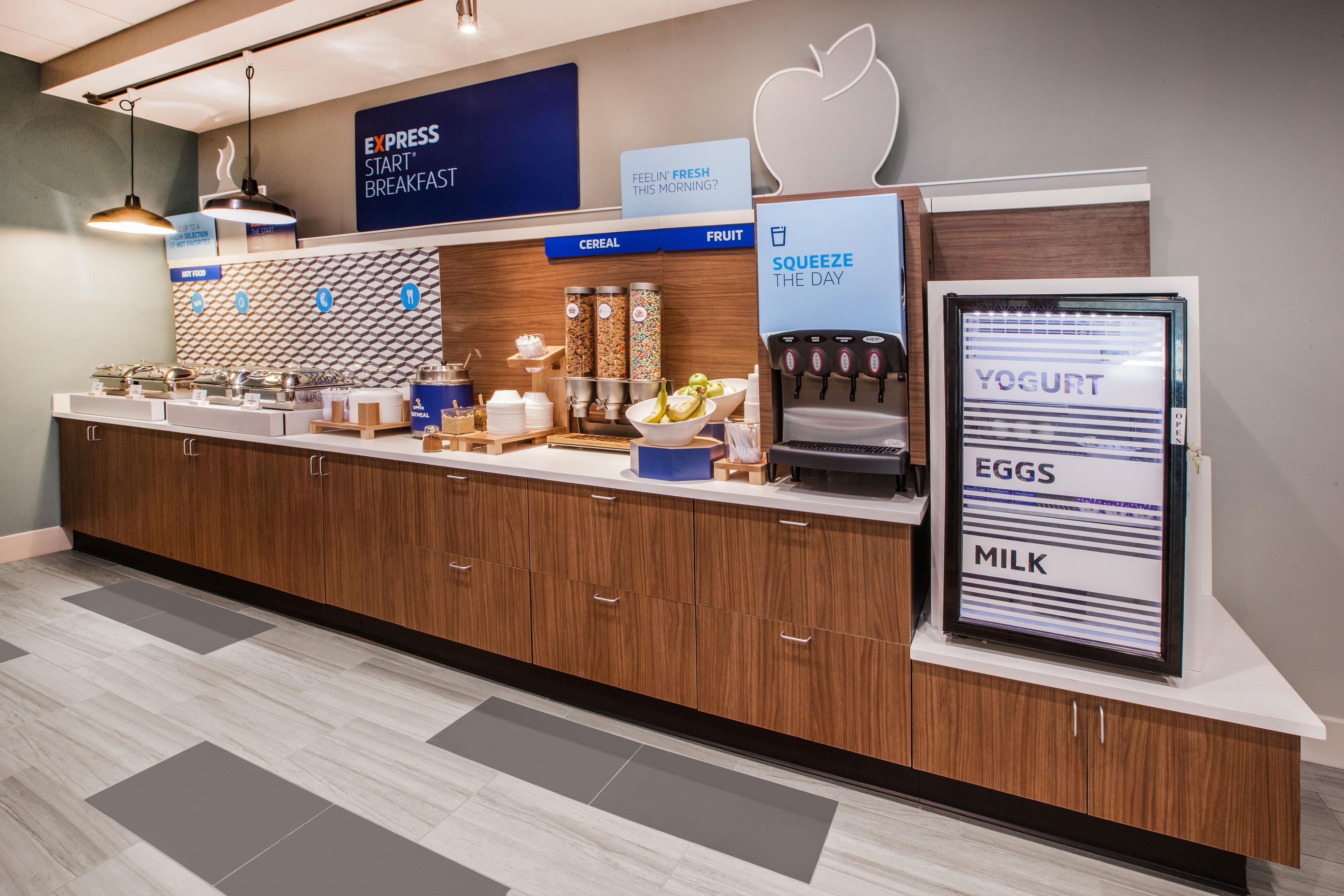 Holiday Inn Express & Suites Utica By Ihg Экстерьер фото